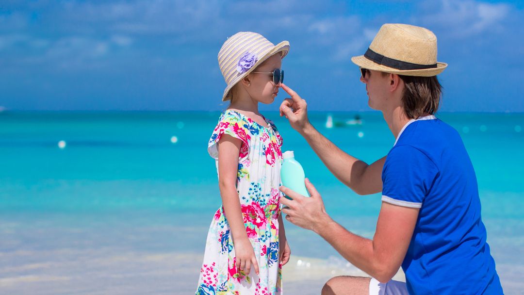 Cuidado de tus hijos durante el verano: Beneficios de la playa para la salud infantil